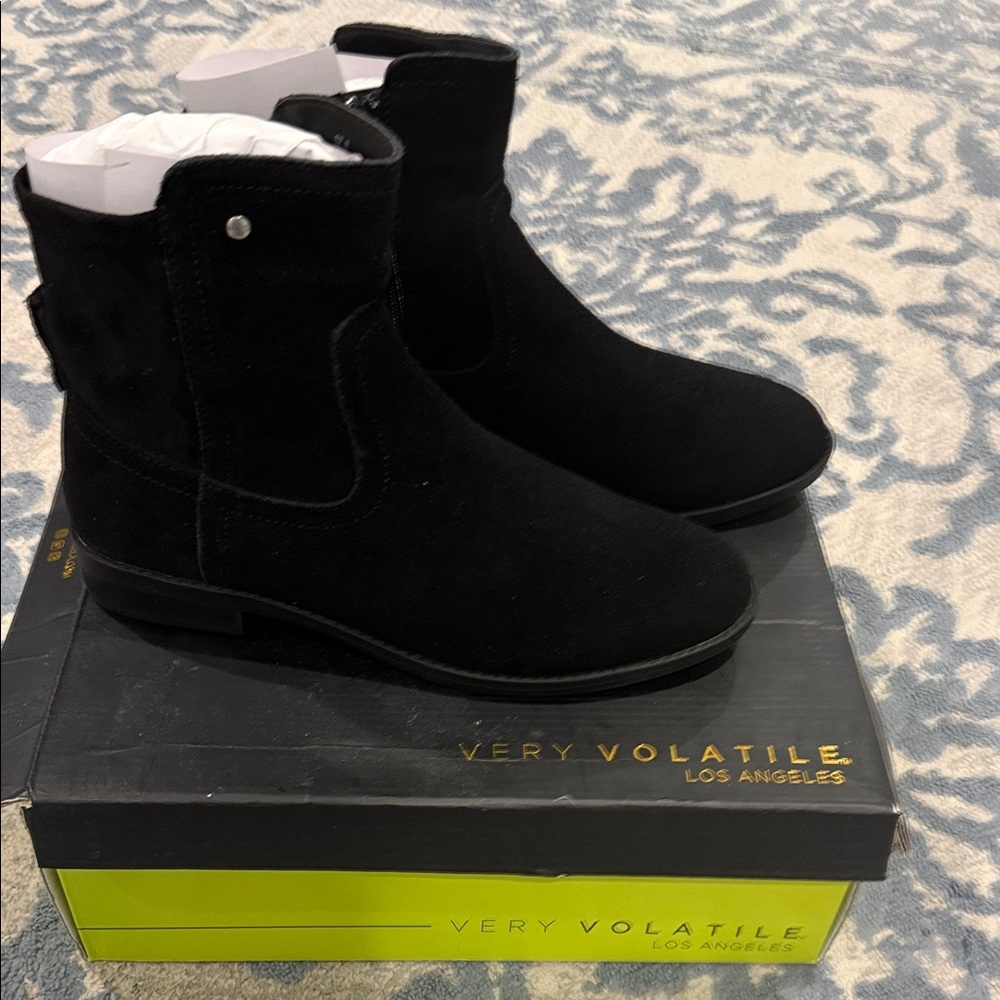 Very Volatile Black Ankle Boots